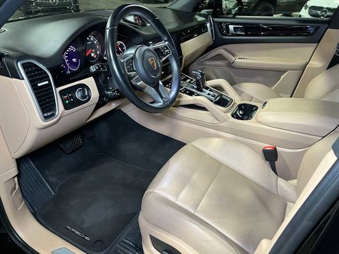 Used 2023 Porsche Cayenne image 20