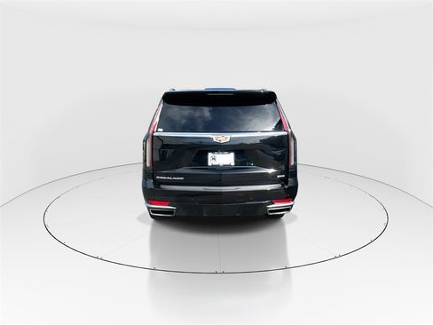 Used 2023 Cadillac Escalade ESV Premium Luxury image 7