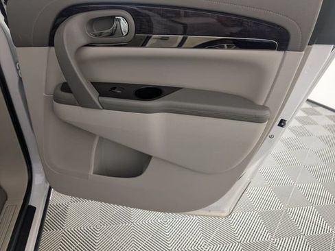 Used 2017 Buick Enclave Leather FWD image 29