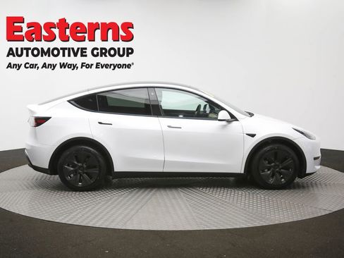 Used 2022 Tesla Model Y Long Range AWD/4WD image 39