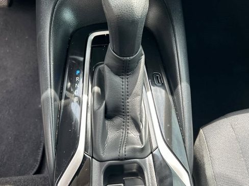 Used 2021 Toyota Corolla LE image 16