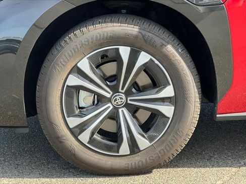 Certified 2025 Toyota bZ4X FWD image 30