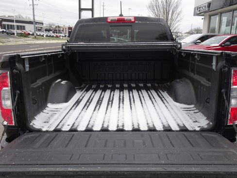 Used 2022 GMC Canyon Denali image 5