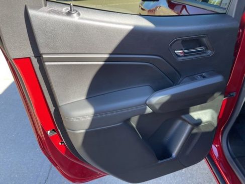 New 2024 Chevrolet Colorado LT w/ LT Convenience Package III image 20