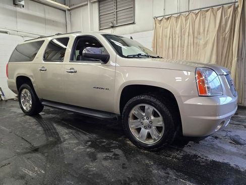 Used 2013 GMC Yukon XL SLT w/ Regional Value Package image 5