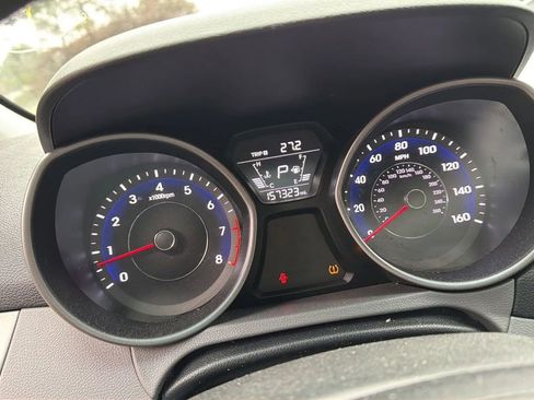 Used 2015 Hyundai Elantra SE image 11