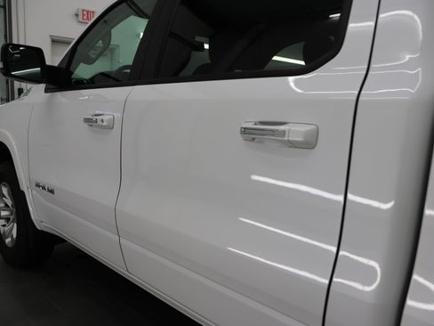 Used 2019 RAM 1500 Laramie AWD/4WD image 31