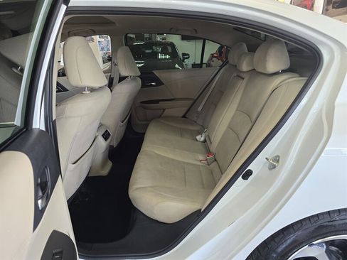 Used 2016 Honda Accord EX image 11