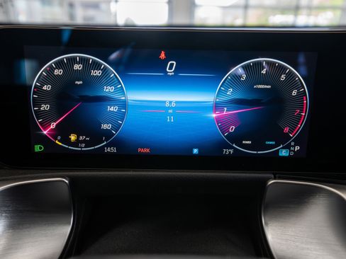 Used 2024 Mercedes-Benz GLB 250 GLB 250 w/ Exclusive Package image 10