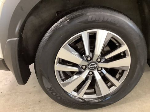 Used 2022 Nissan Pathfinder SL AWD/4WD image 27