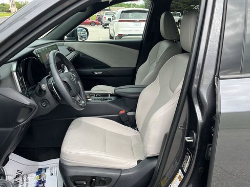 Used 2024 Lexus TX 350 AWD w/ Captains Chair Package image 25