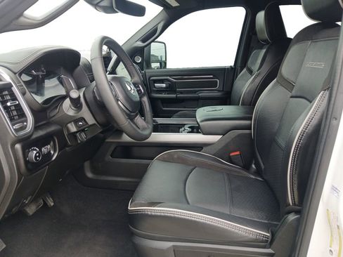 Used 2025 RAM 2500 Laramie AWD/4WD image 19