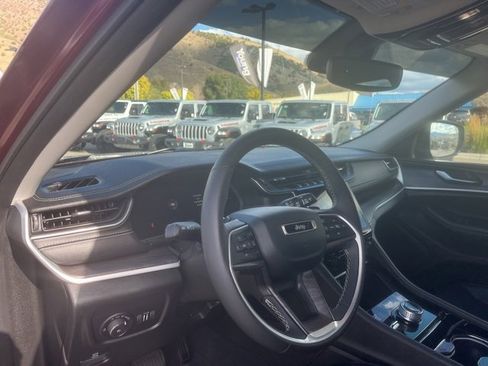 Used 2023 Jeep Grand Cherokee Limited w/ Trailer Tow Prep Group (B) image 13