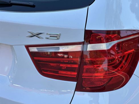 Used 2017 BMW X3 sDrive28i image 7