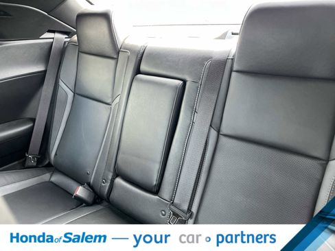 Used 2022 Dodge Challenger SXT w/ Plus Package image 13