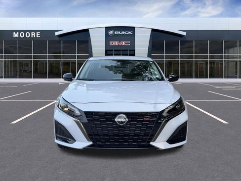 Used 2025 Nissan Altima 2.5 SR FWD image 8