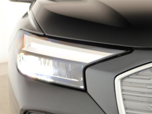 Certified 2022 Audi Q4 e-tron Premium Plus image 35