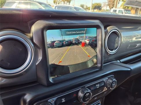 Used 2023 Jeep Gladiator Overland image 13