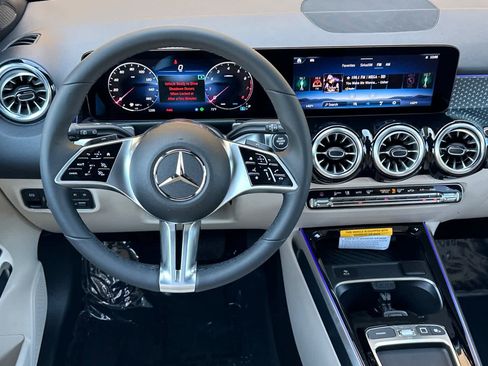 New 2025 Mercedes-Benz GLB 250 image 13