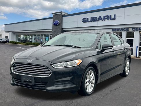 Used 2013 Ford Fusion SE image 3