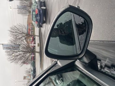 Used 2022 Nissan Rogue SV image 7