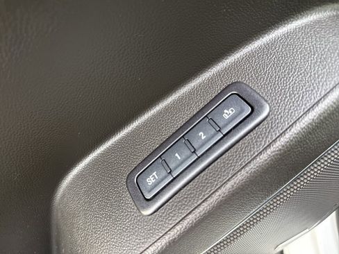 Used 2018 Chevrolet Suburban LT AWD/4WD image 30