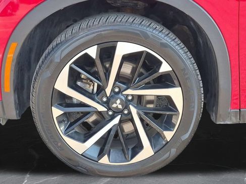 Used 2023 Mitsubishi Outlander 4WD Plug-In Hybrid image 32