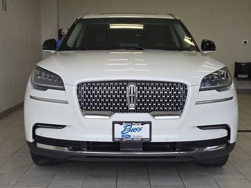 Used 2023 Lincoln Aviator AWD w/ Premium Package image 2
