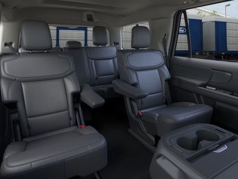 New 2026 Ford Expedition Active RWD image 11
