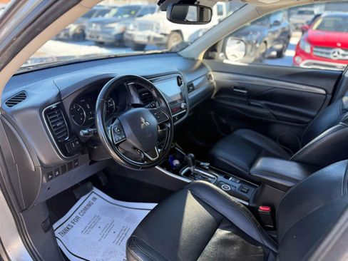Used 2020 Mitsubishi Outlander SEL image 11
