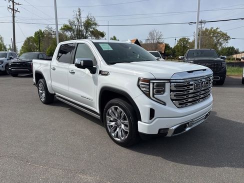 Used 2023 GMC Sierra 1500 Denali w/ Denali Reserve Package AWD/4WD image 7
