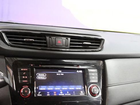 Used 2020 Nissan Rogue SV AWD/4WD image 19