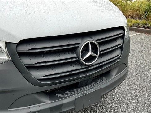 Used 2025 Mercedes-Benz Sprinter 2500 image 34