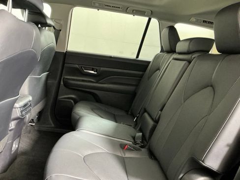 Used 2024 Toyota Grand Highlander AWD Hybrid image 25