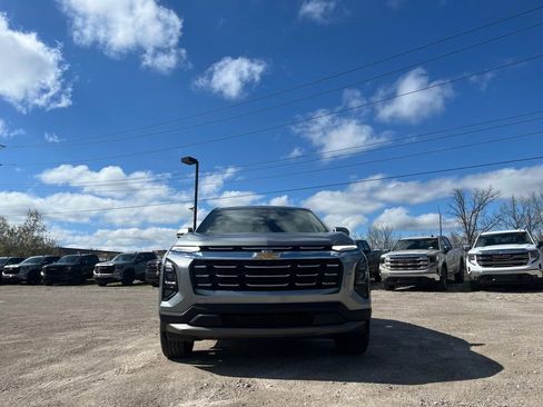 Used 2025 Chevrolet Equinox LT FWD image 4