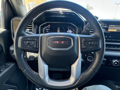 Used 2025 GMC Sierra 1500 SLT AWD/4WD image 11