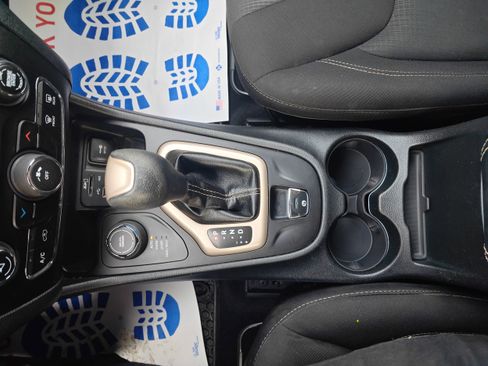 Used 2016 Jeep Cherokee Latitude w/ Cold Weather Group image 15