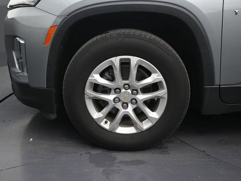 Used 2023 Chevrolet Traverse LS FWD image 9