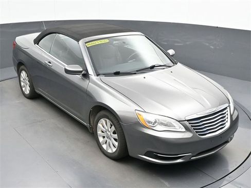 Used 2013 Chrysler 200 Touring image 18