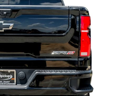 Used 2025 Chevrolet Silverado 2500 ZR2 w/ Technology Package AWD/4WD image 54