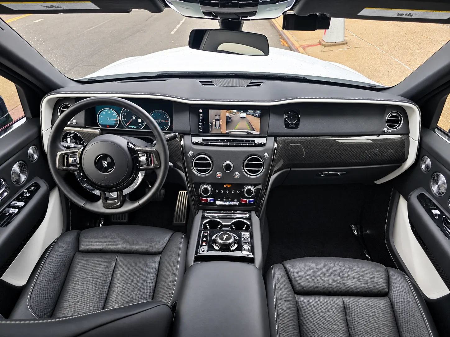 Used 2020 Rolls-Royce Cullinan Black Badge AWD/4WD image 54
