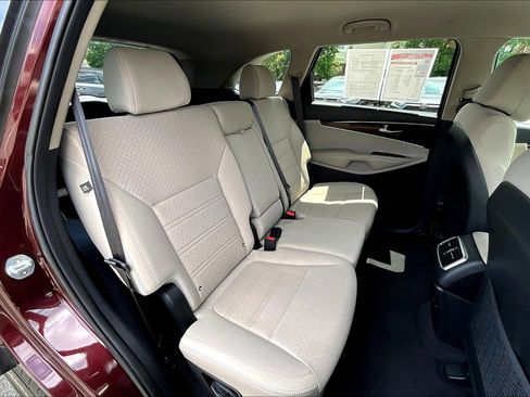 Used 2017 Kia Sorento LX image 25