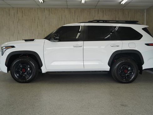Used 2025 Toyota Sequoia TRD Pro AWD/4WD image 6