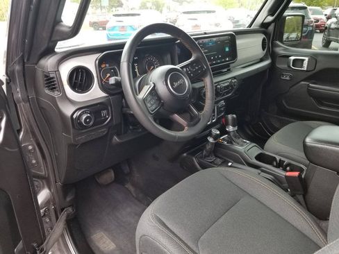 Used 2024 Jeep Wrangler Sport AWD/4WD image 9