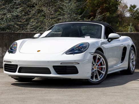 Certified 2024 Porsche 718 Boxster S RWD image 29