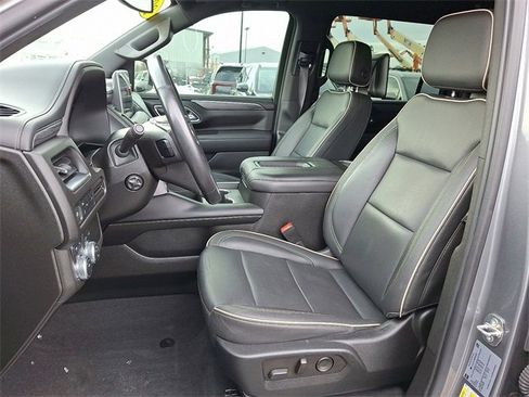 Used 2021 GMC Yukon XL SLT w/ Rear Media and Nav Package image 15