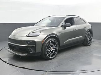 New 2026 Porsche Macan 4 Electric AWD/4WD video 1
