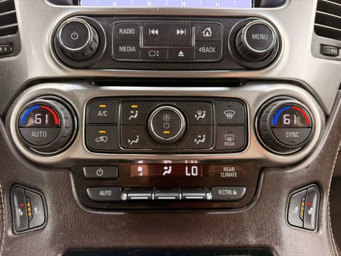 Used 2018 Chevrolet Suburban LT RWD image 20