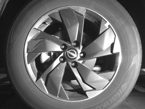 Used 2025 Nissan Rogue SV AWD/4WD image 12