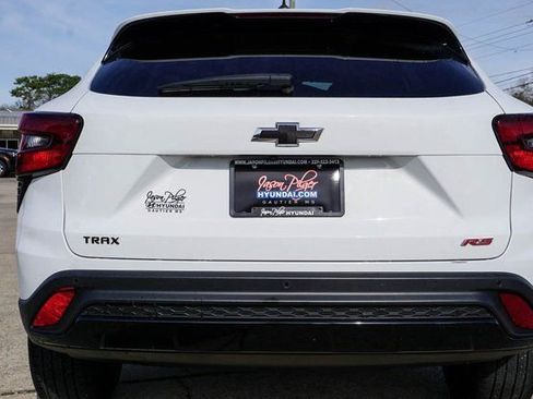 Used 2024 Chevrolet Trax RS w/ Driver Confidence Package image 6